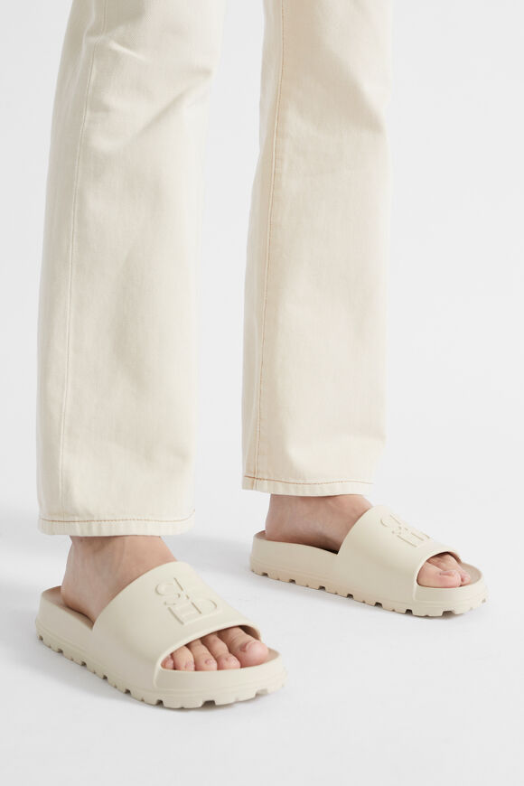 Quad Logo Slide  Sand  hi-res
