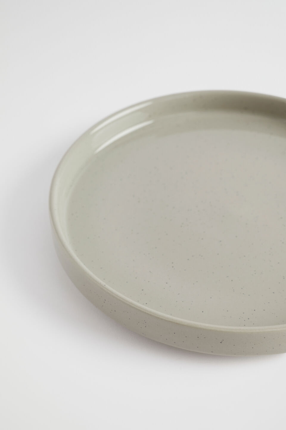 Ava Side Plate  Putty