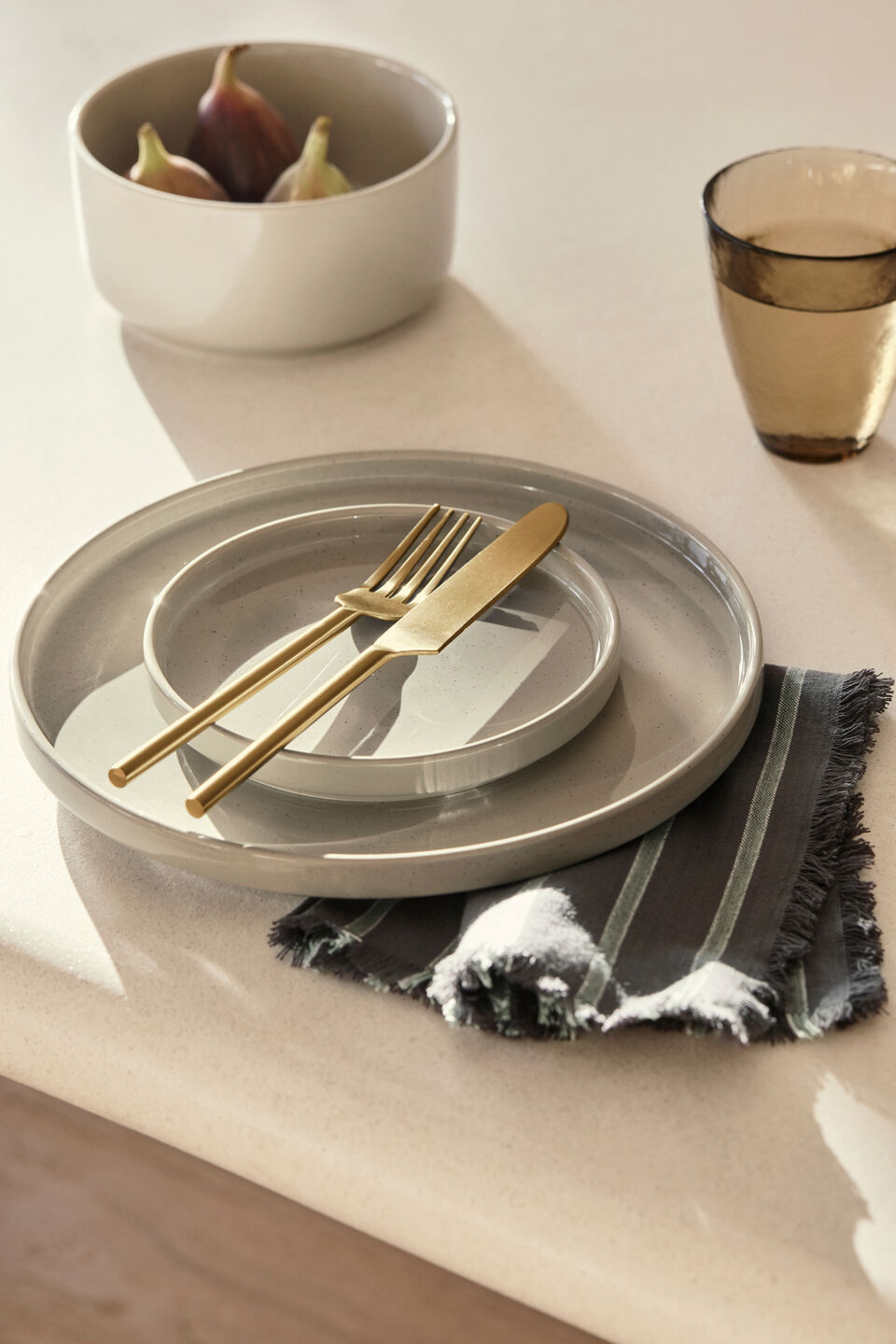 Ava Side Plate  Putty