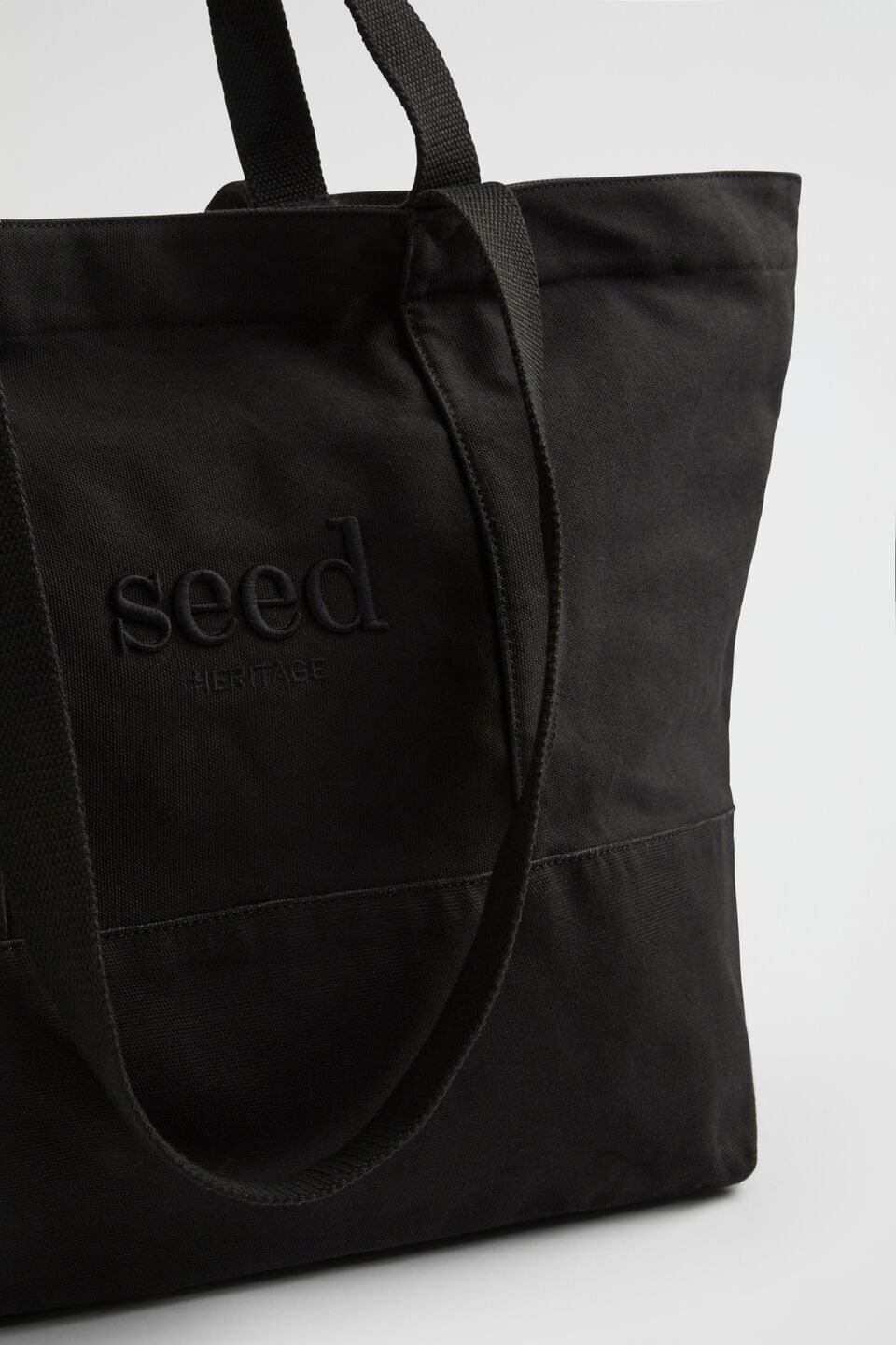 Seed Overnight Bag  True Black