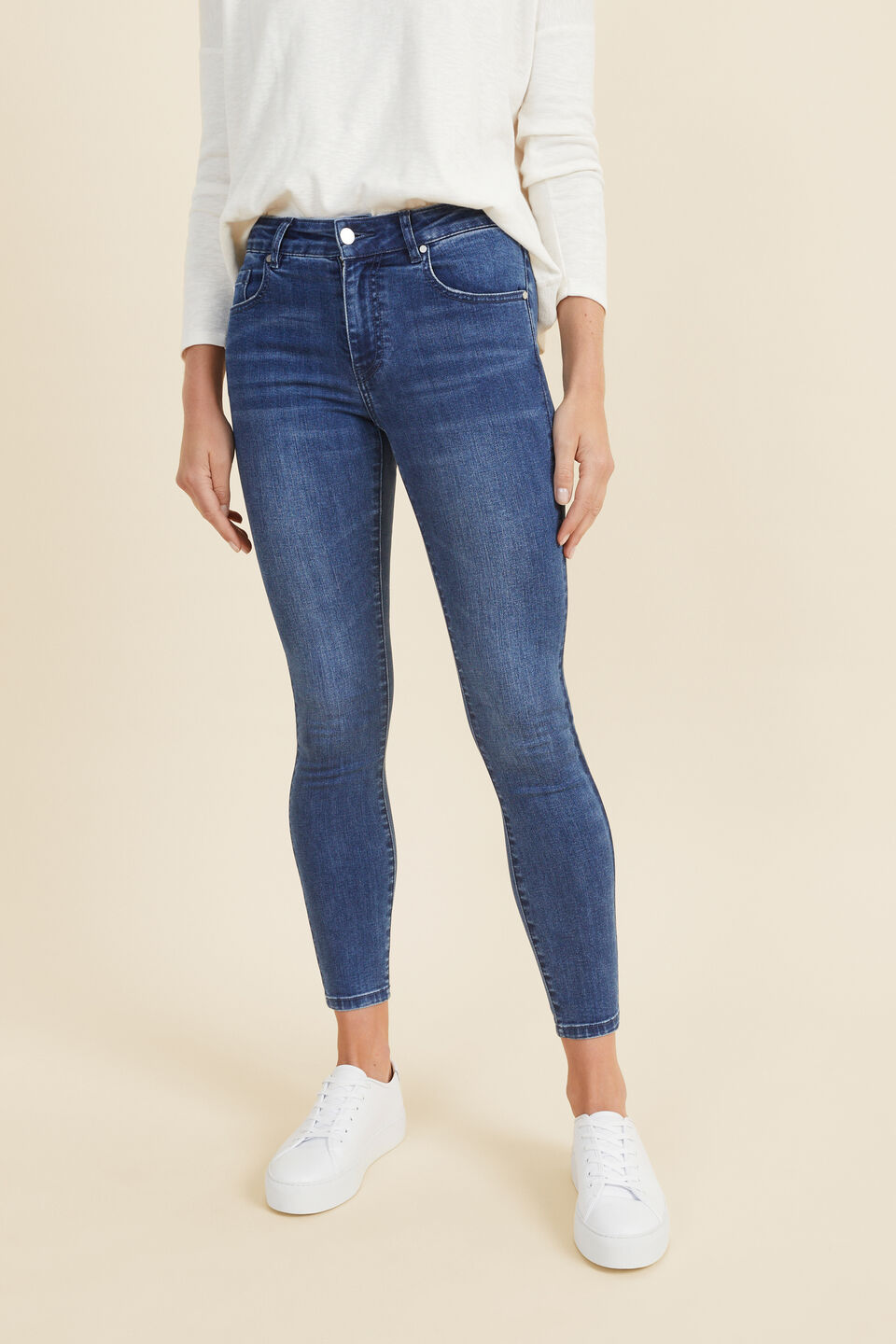 Core Skinny Jean  Mid Denim Wash