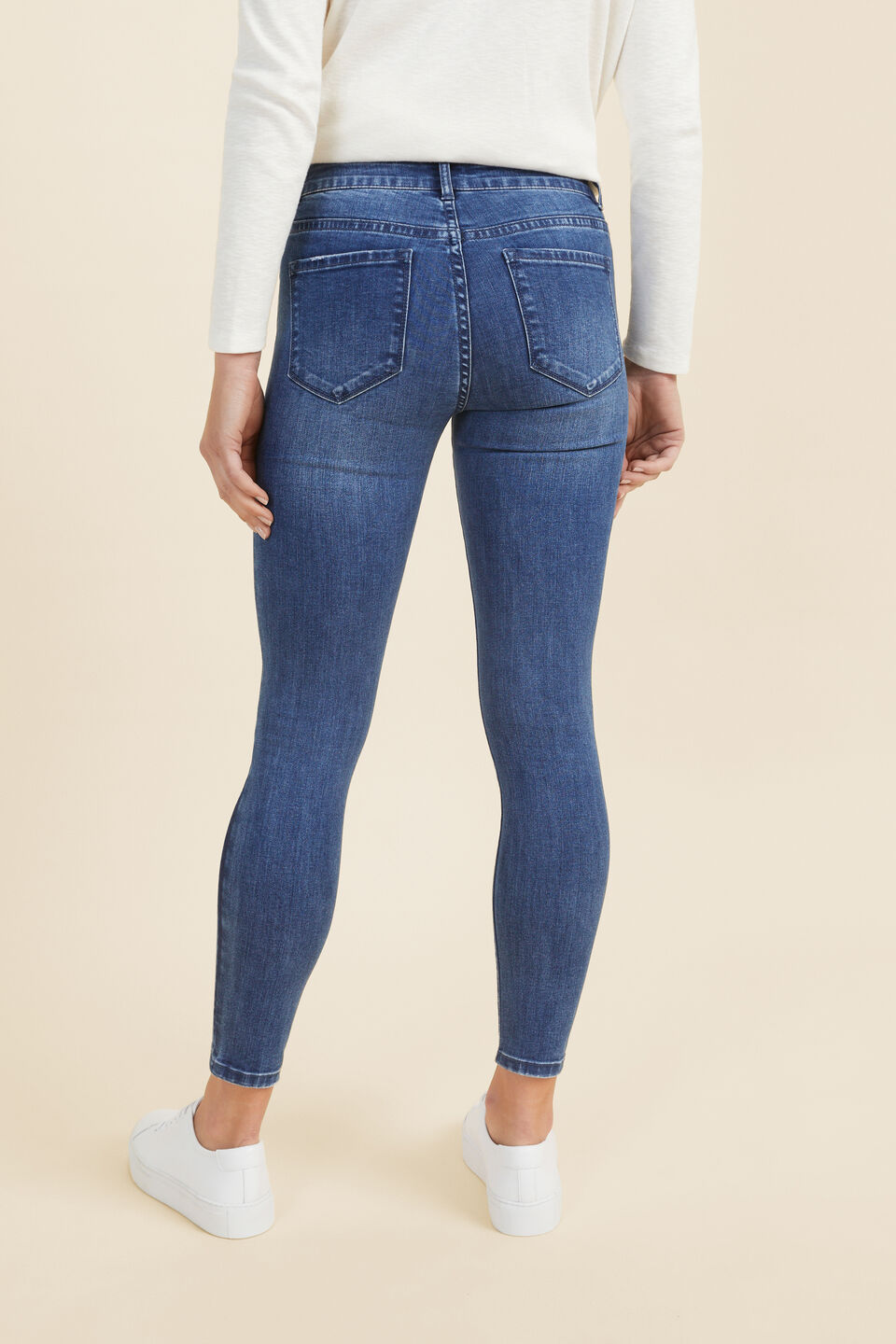 Core Skinny Jean  Mid Denim Wash