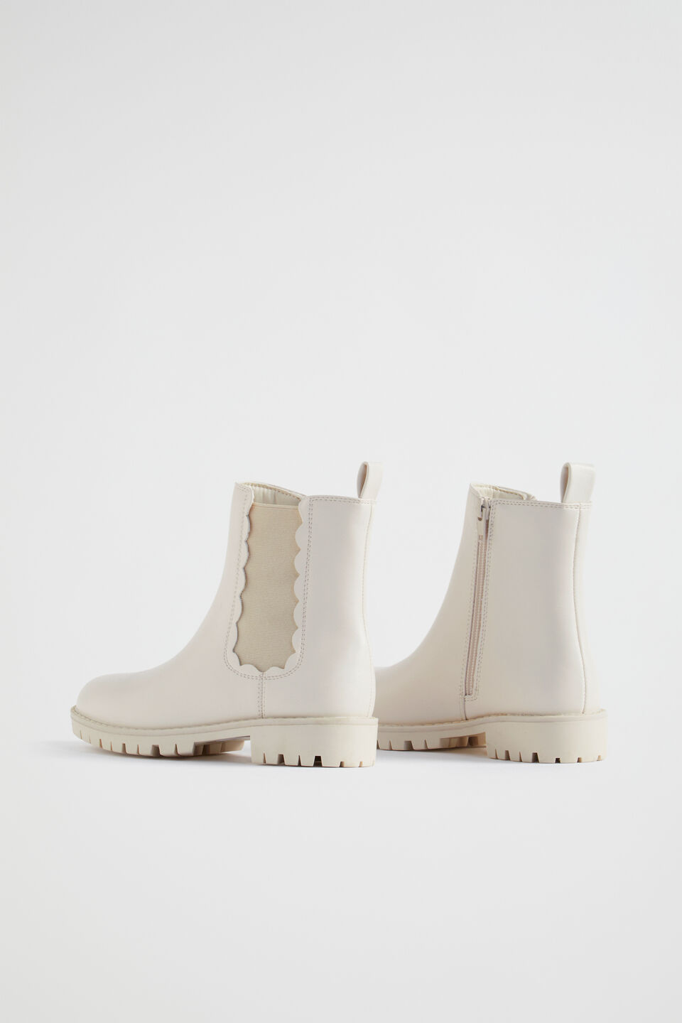 Scallop Gusset Boot  Creme