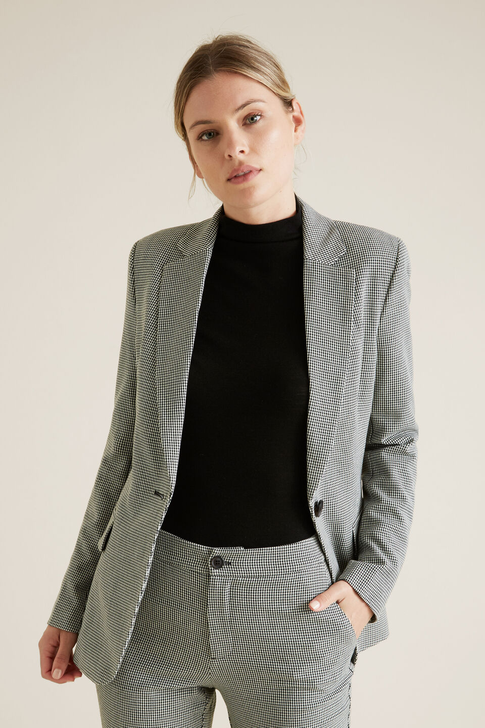 Single Breasted Suit Blazer  
