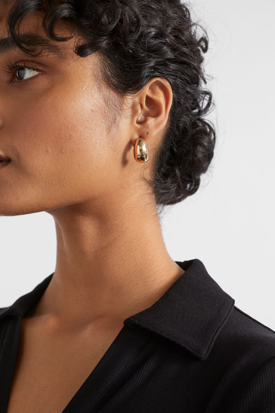 Curved Earring  Gold