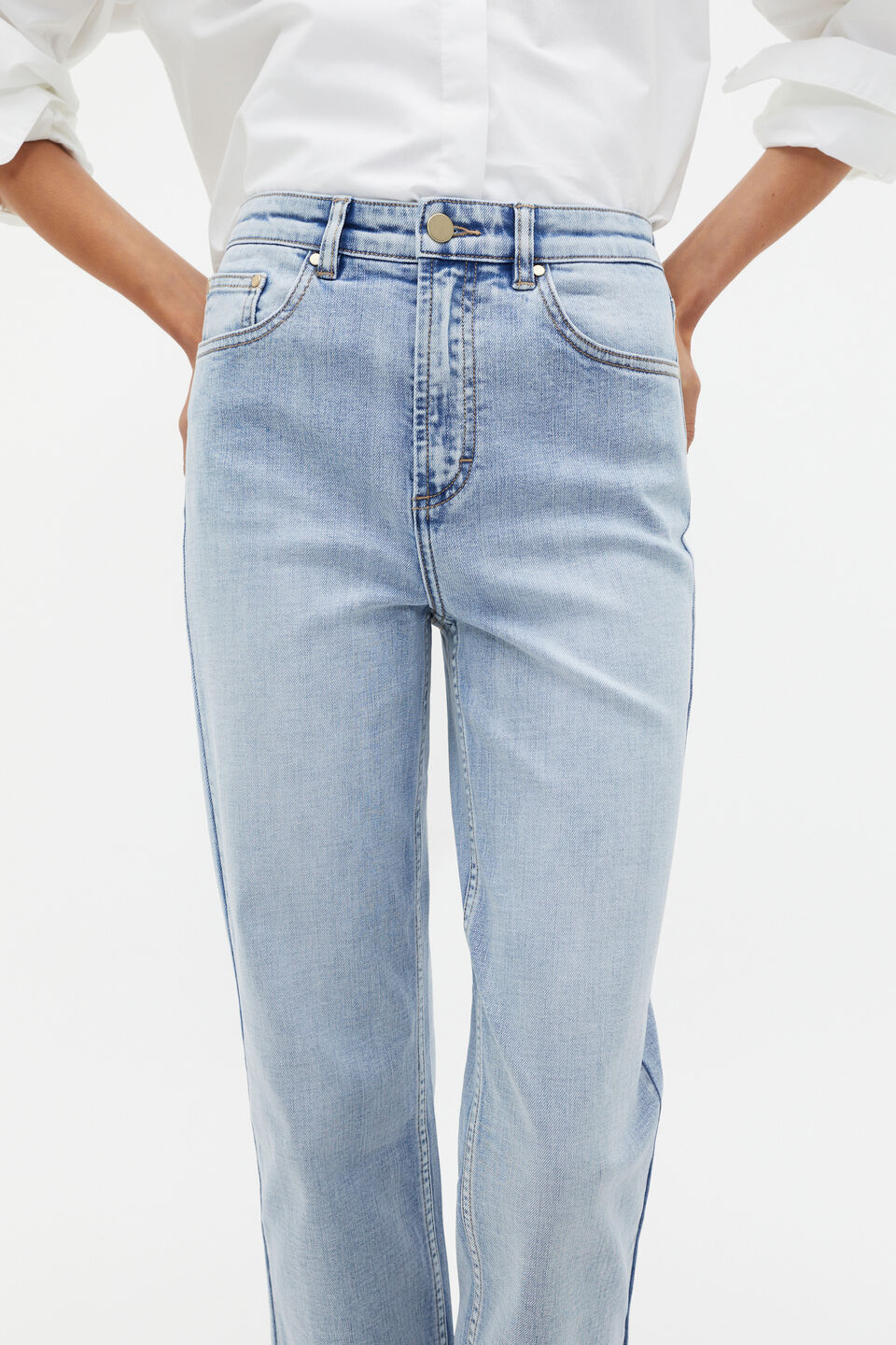 Core Straight Leg Stretch Jean  Mid Blue Wash