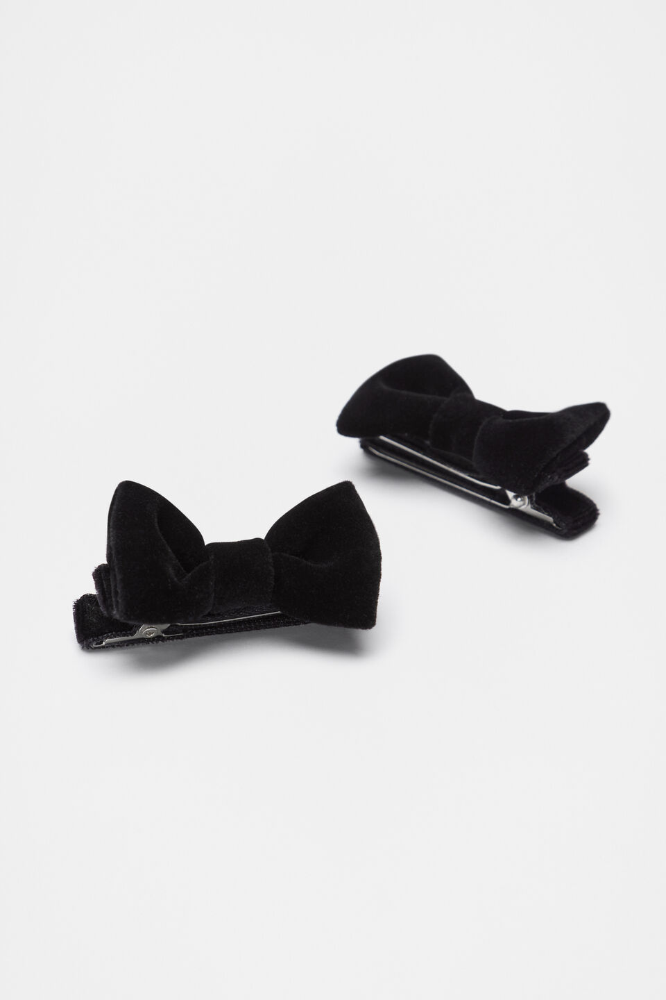 Velvet Bow Duck Clips  Black
