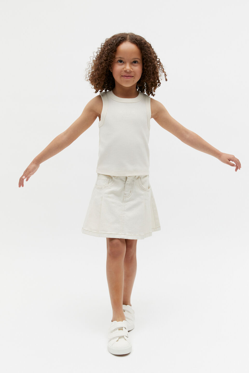 Essential Logo Tank  Milk