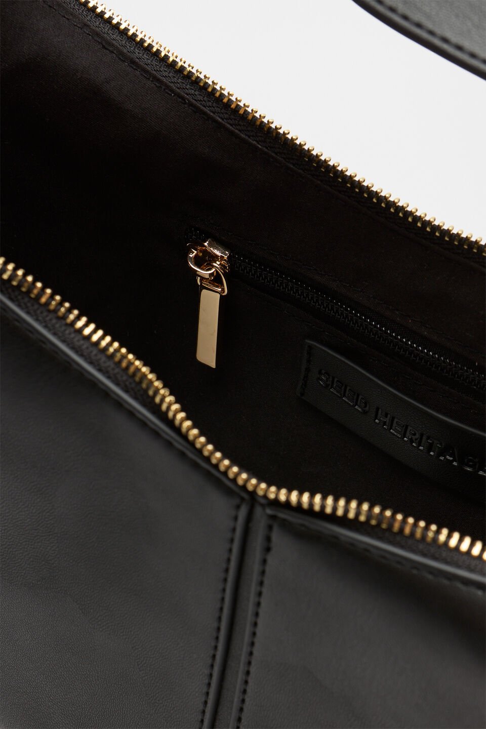 Relaxed Shoulder Bag  Black