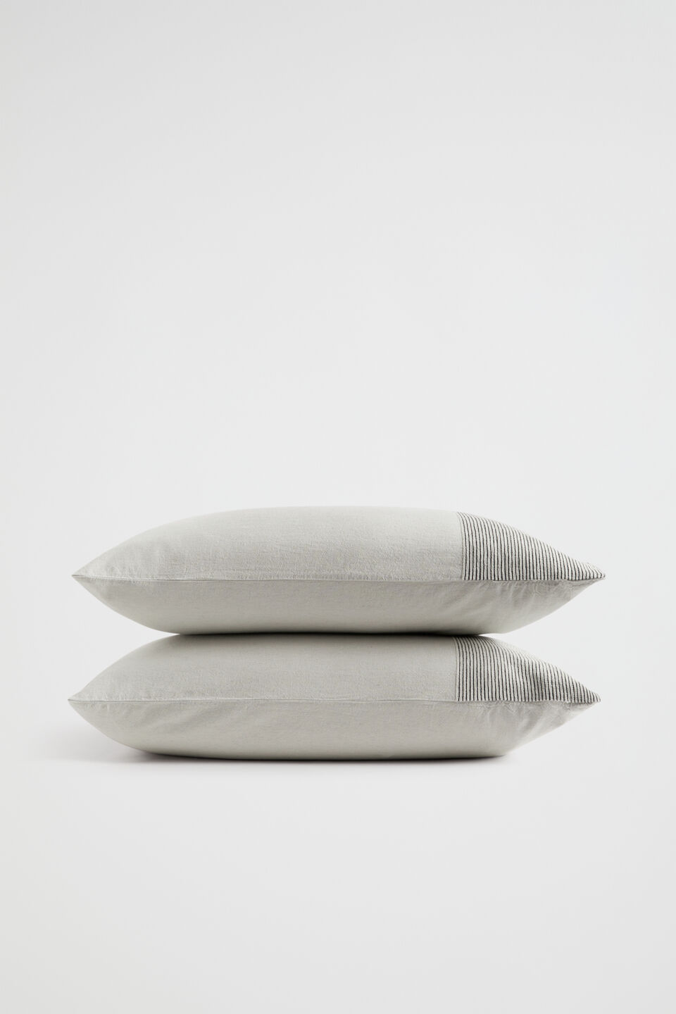 Leon Standard Pillowcase  Silver Grey