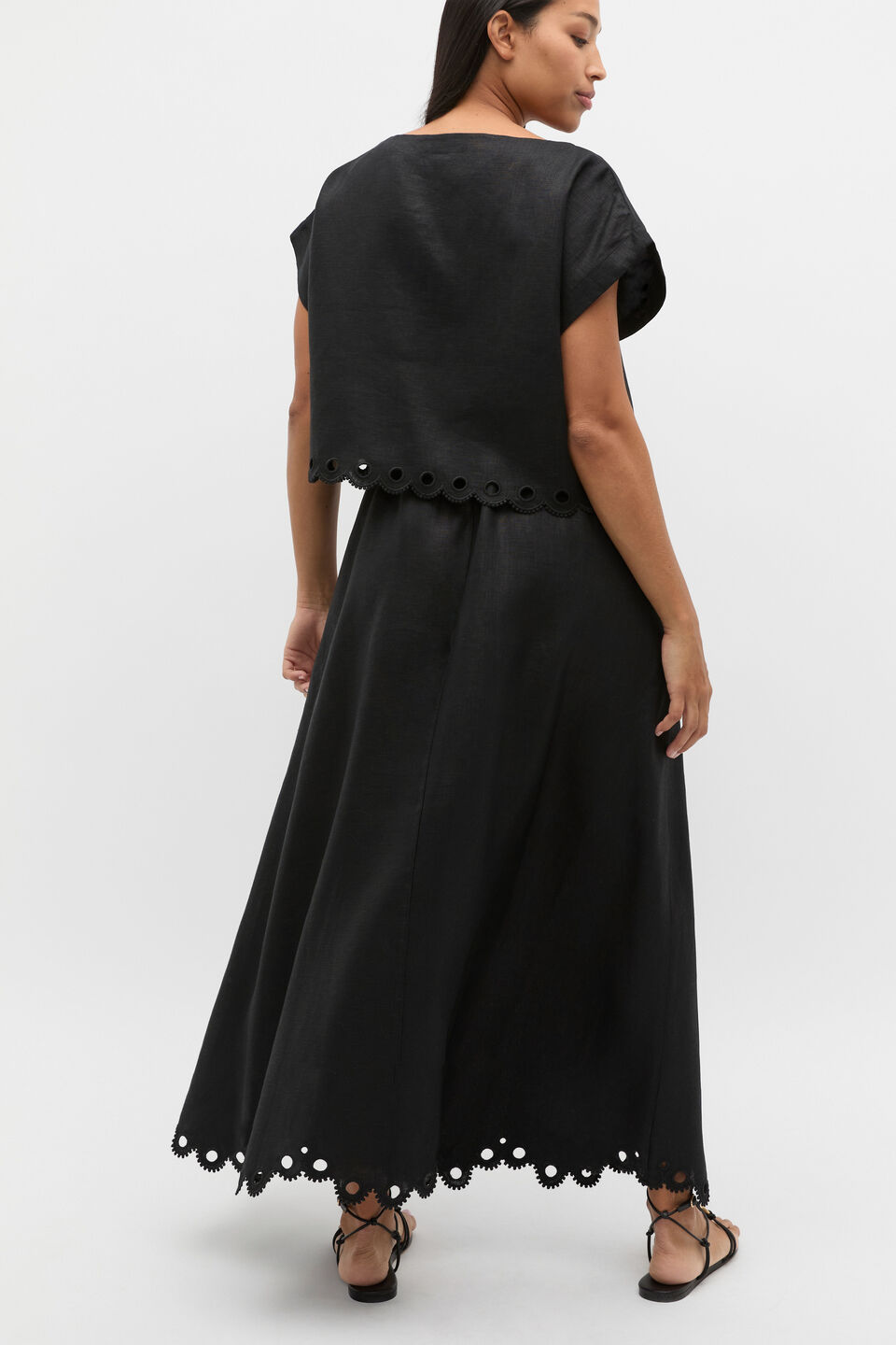 Linen Embroidered Tee  Black