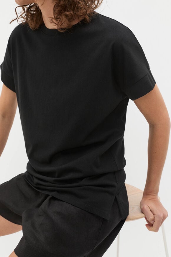 Core Longline Tee  Black Core Longline Tee  Black  hi-res
