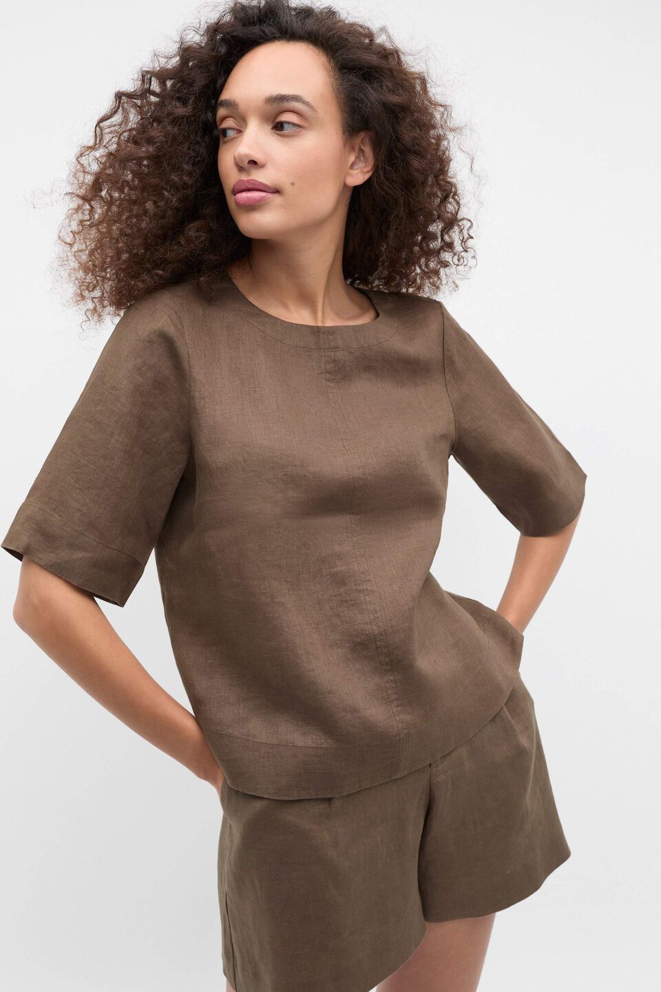 Core Linen Tee  Pinecone