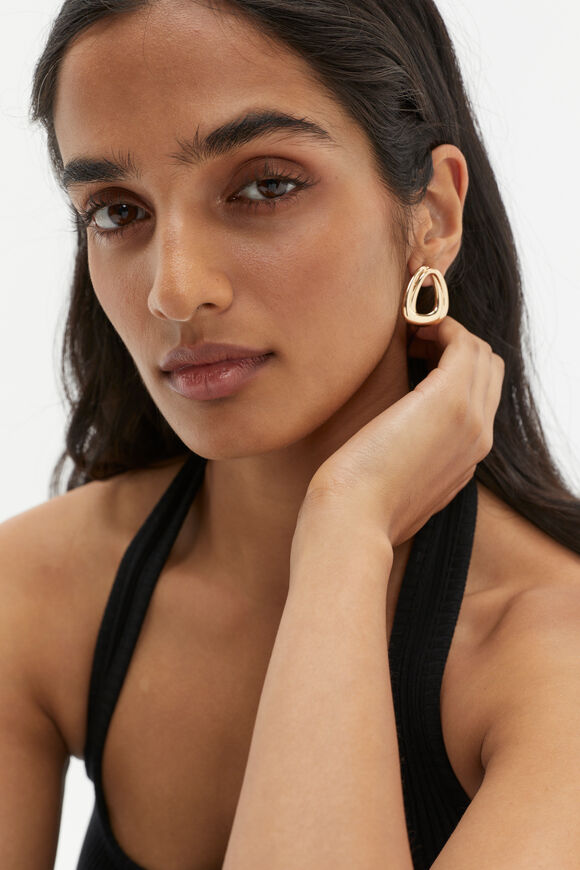 Looped Oval Earring  Gold  hi-res