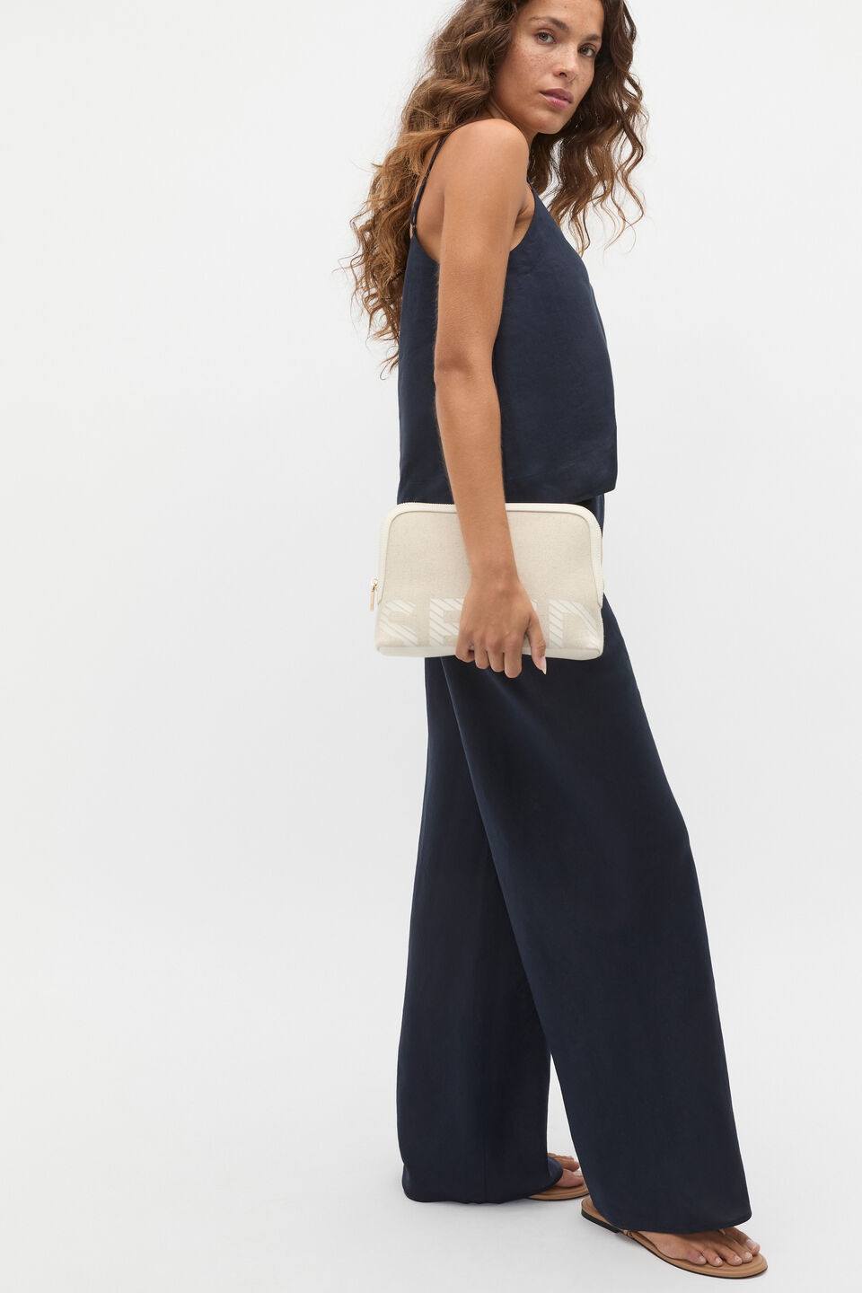 Cropped Logo Pouch  Cream