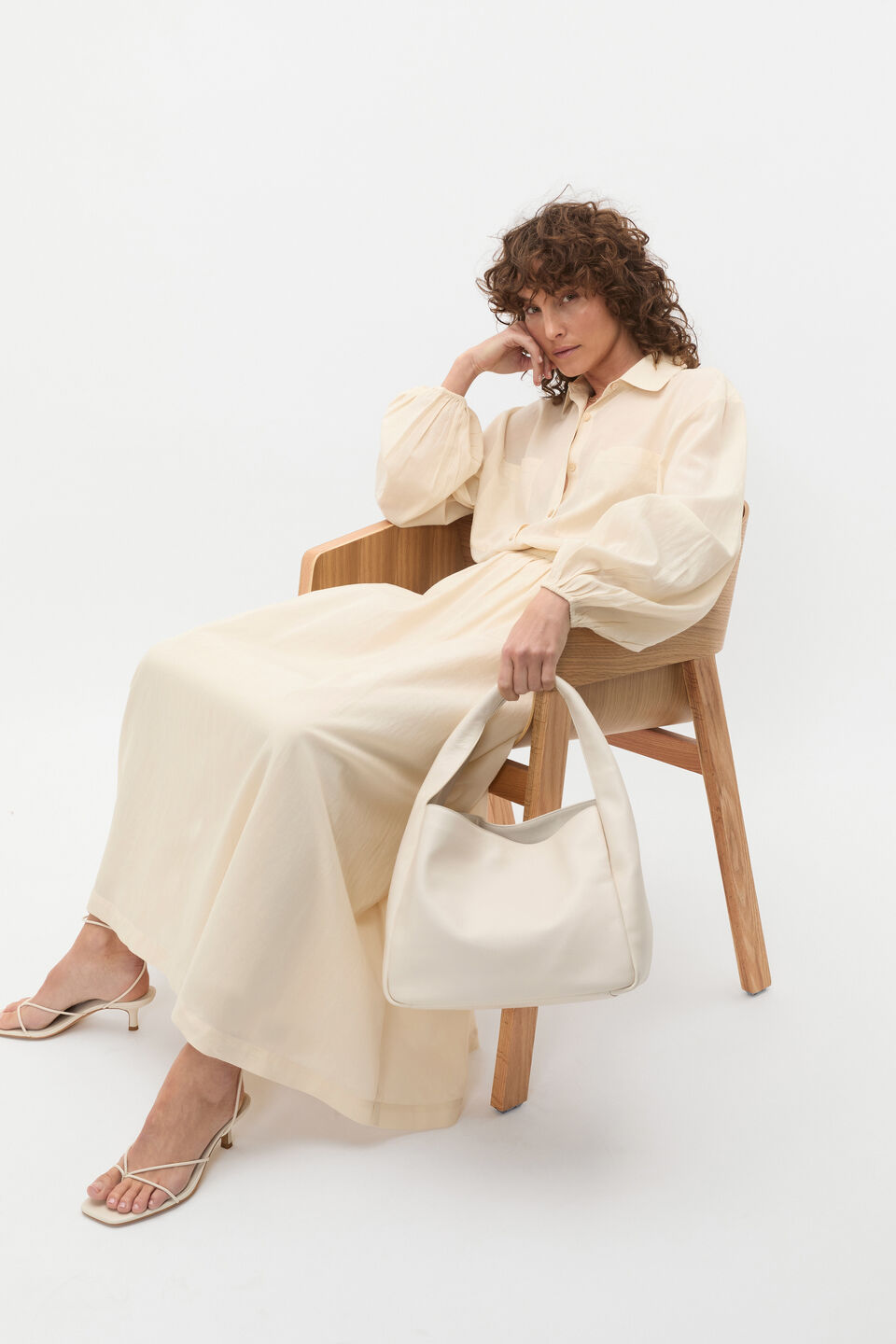 Leather Curved Tote  Tofu