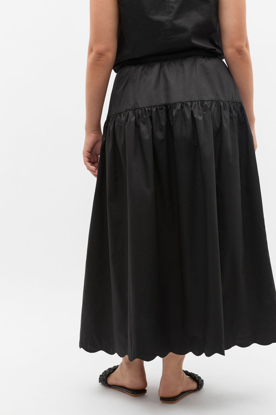 Poplin Scallop Skirt  Black