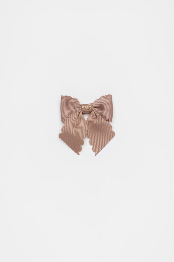 Heritage Scallop Bow Duck Clip  Chocolate Shake  hi-res
