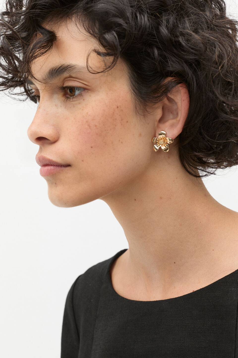 Wildflower Stud  Gold