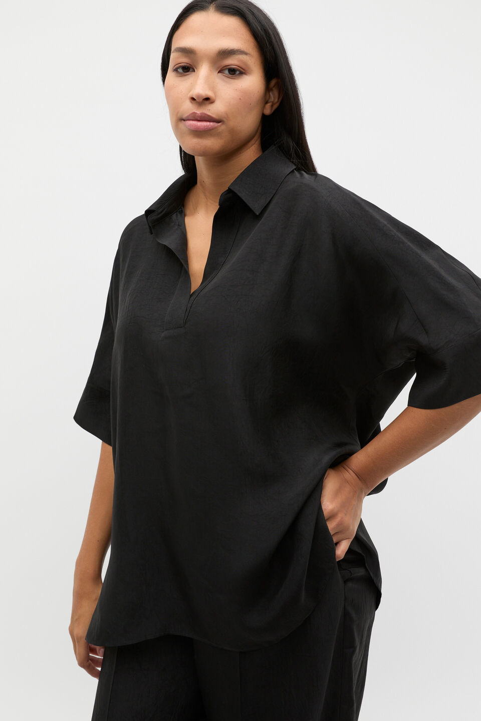 Crinkled Satin Collared Popover  Black