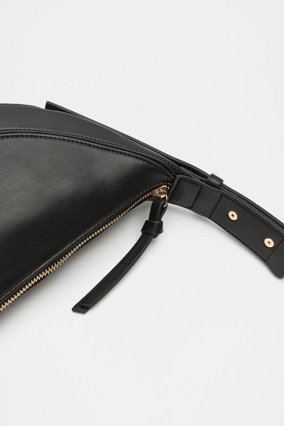 Relaxed Crossbody Bag  Black  hi-res