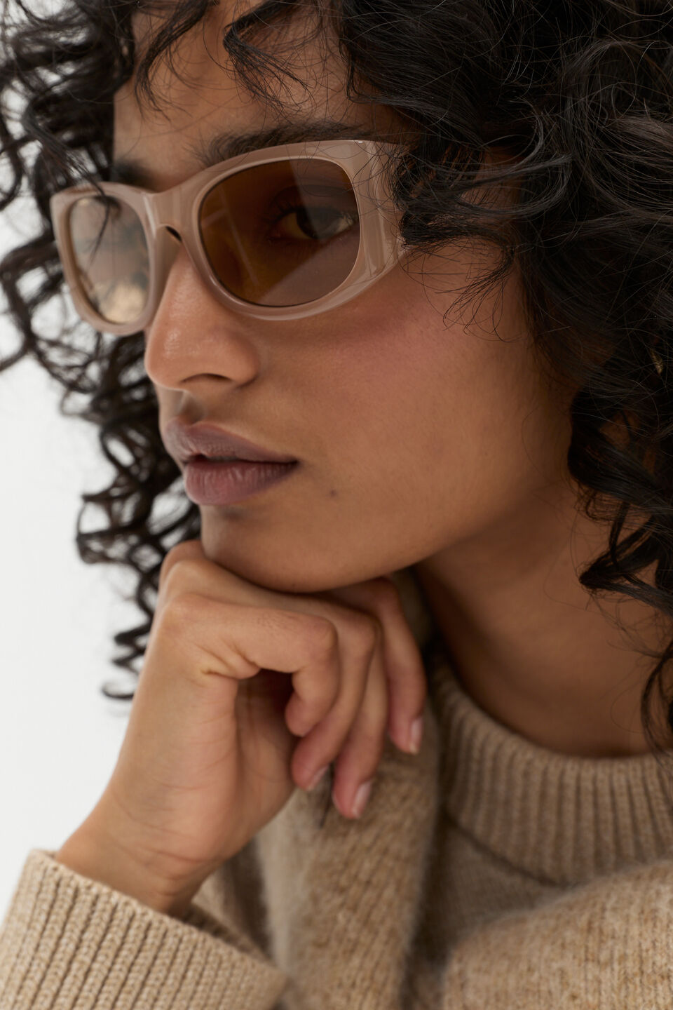 Lauryn Oval Sunglasses  Rye