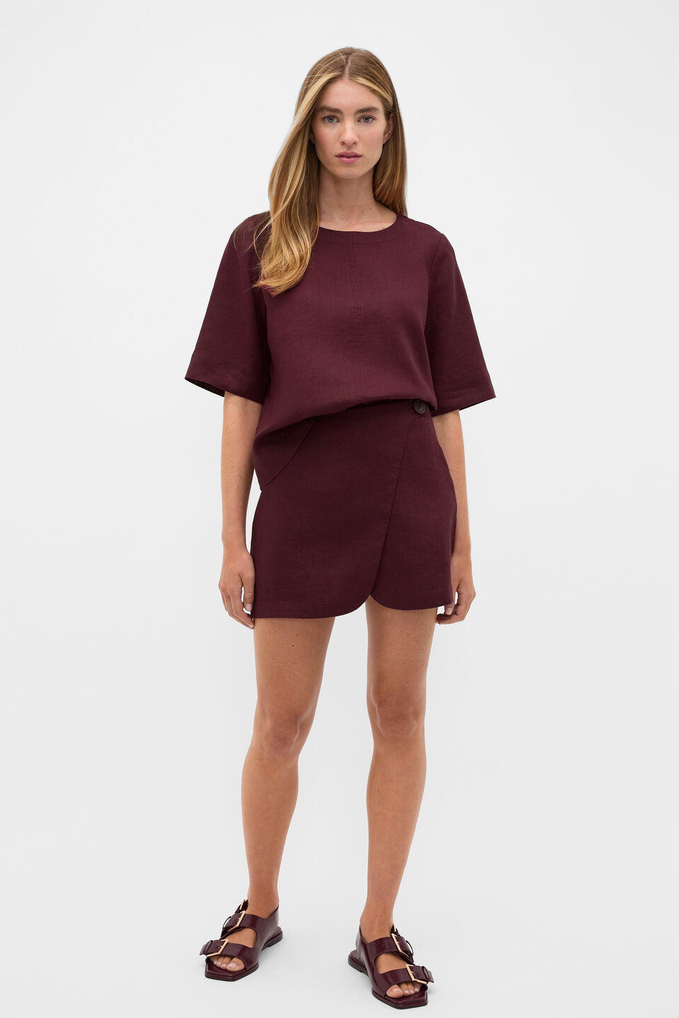 Core Linen Tee  Plum Red