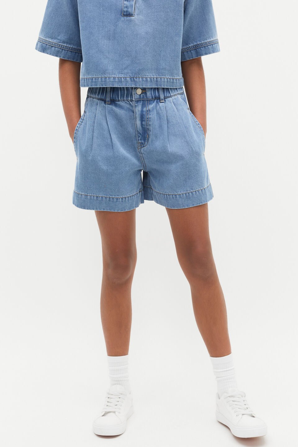 Pleat Denim Short  Mid Wash