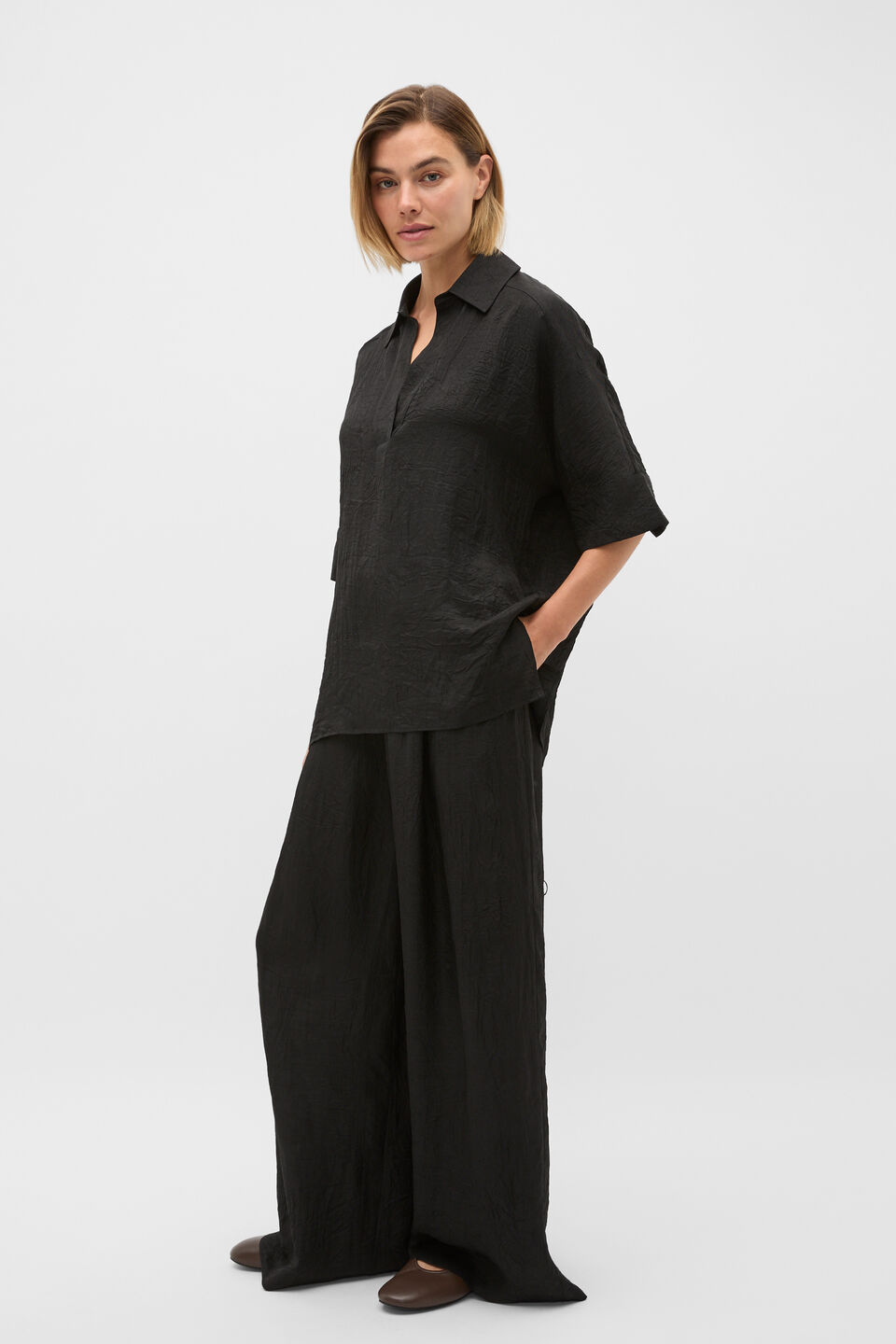 Textured Satin Gathered Pant  Black