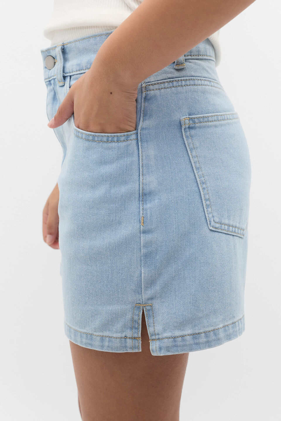 90s Denim Short  Light Wash