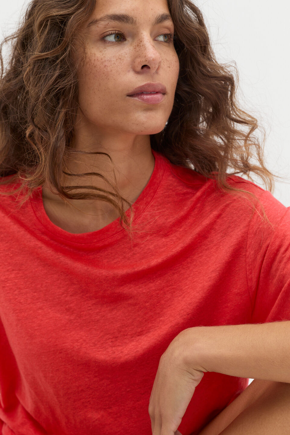 Linen Relaxed Tee  Electric Crimson