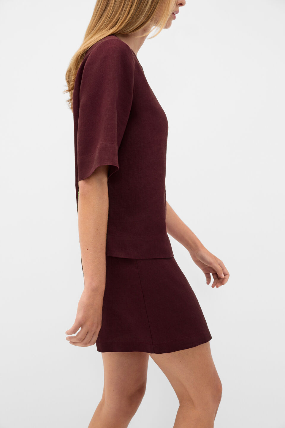 Core Linen Tee  Plum Red