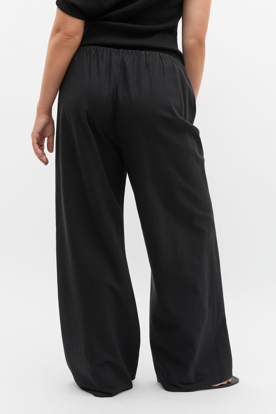 Gathered Waist Pant  Black