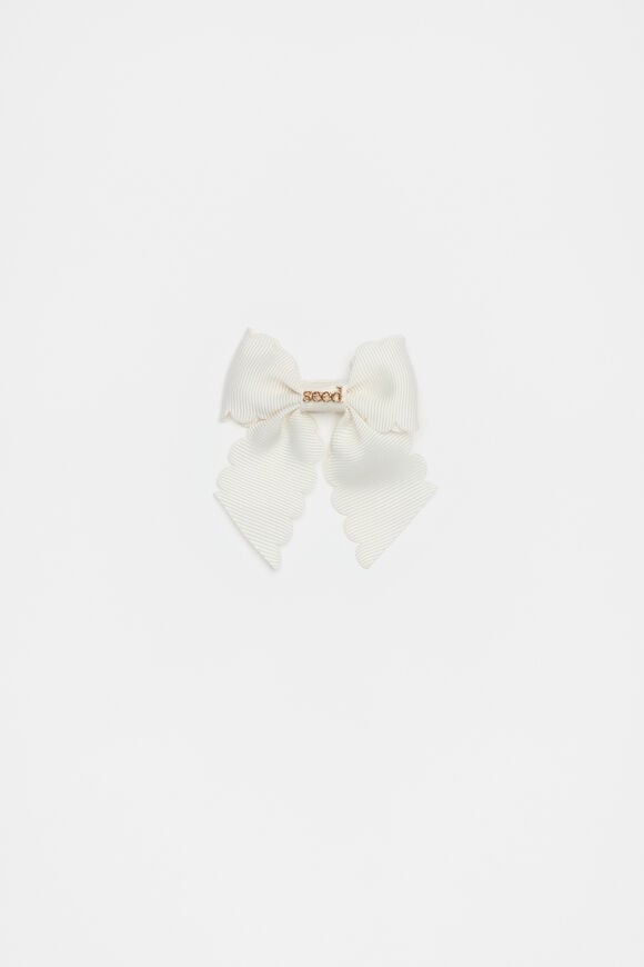 Heritage Scallop Bow Duck Clip  Classic Cream  hi-res