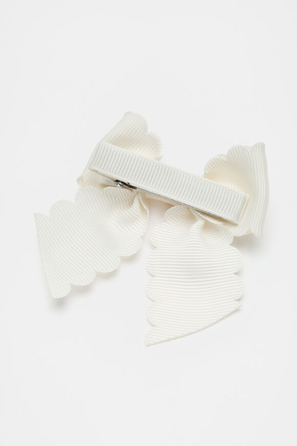 Heritage Scallop Bow Duck Clip  Classic Cream  hi-res