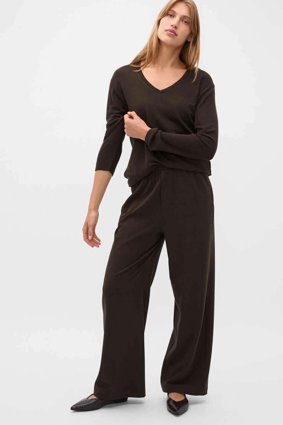 Elasticated Straight Leg Pant  Coffee Bean