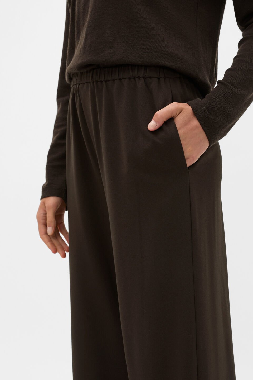 Elasticated Straight Leg Pant  Coffee Bean