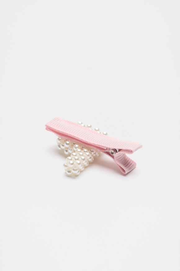 Initial Pearl Duck Clip  P  hi-res
