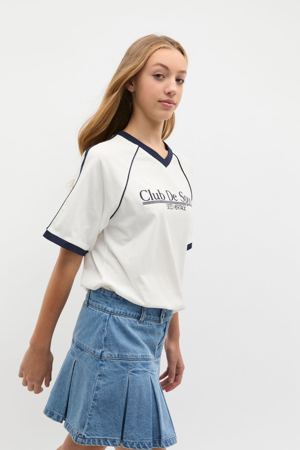 Club De Sport Tee  Canvas