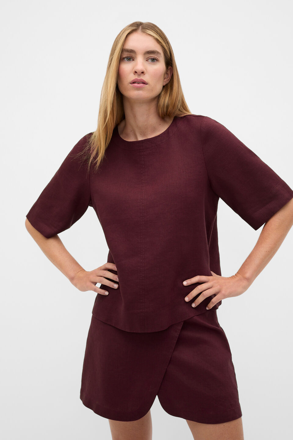 Core Linen Tee  Plum Red