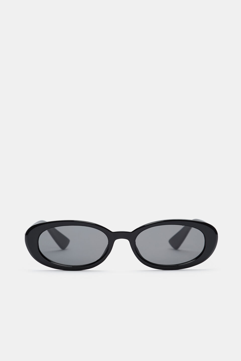 Sadie Oval Sunglasses  Black