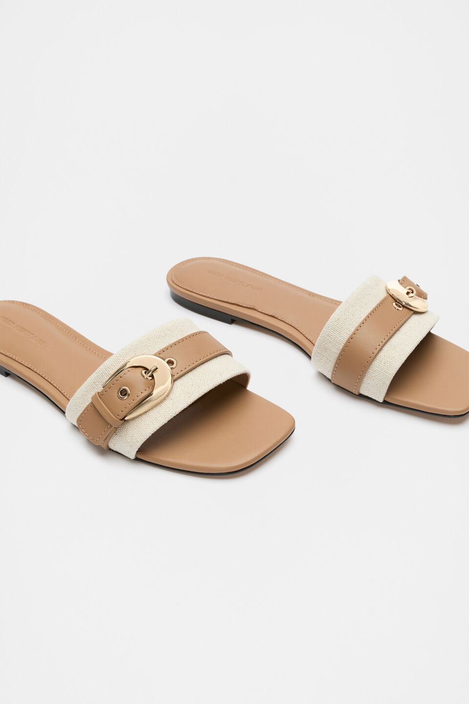 Aria Slide  Caramel