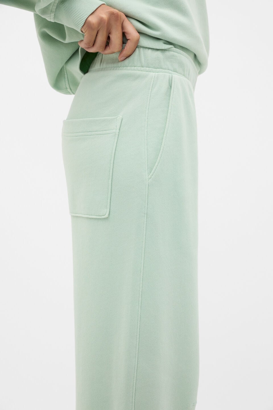 Terry Barrel Leg Trackpant  Soft Moss Wash
