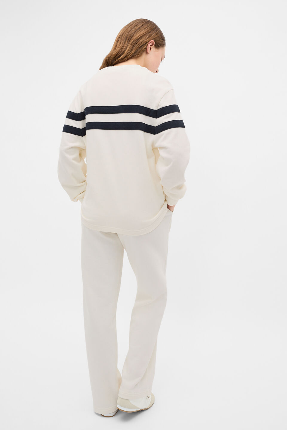 Relaxed Logo Crew Sweat  Classic Cream