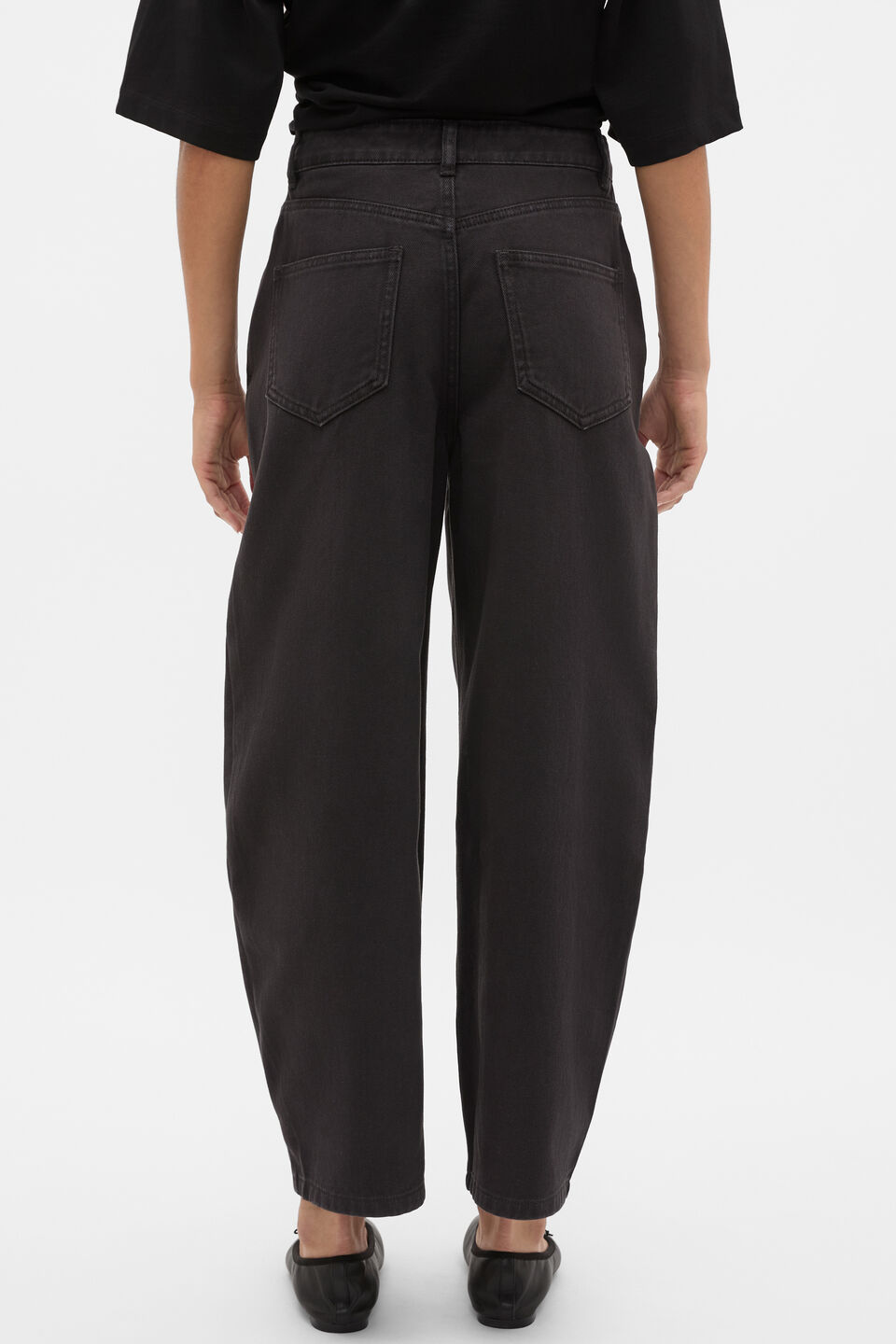 Relaxed Barrel Jean  Charcoal Wash