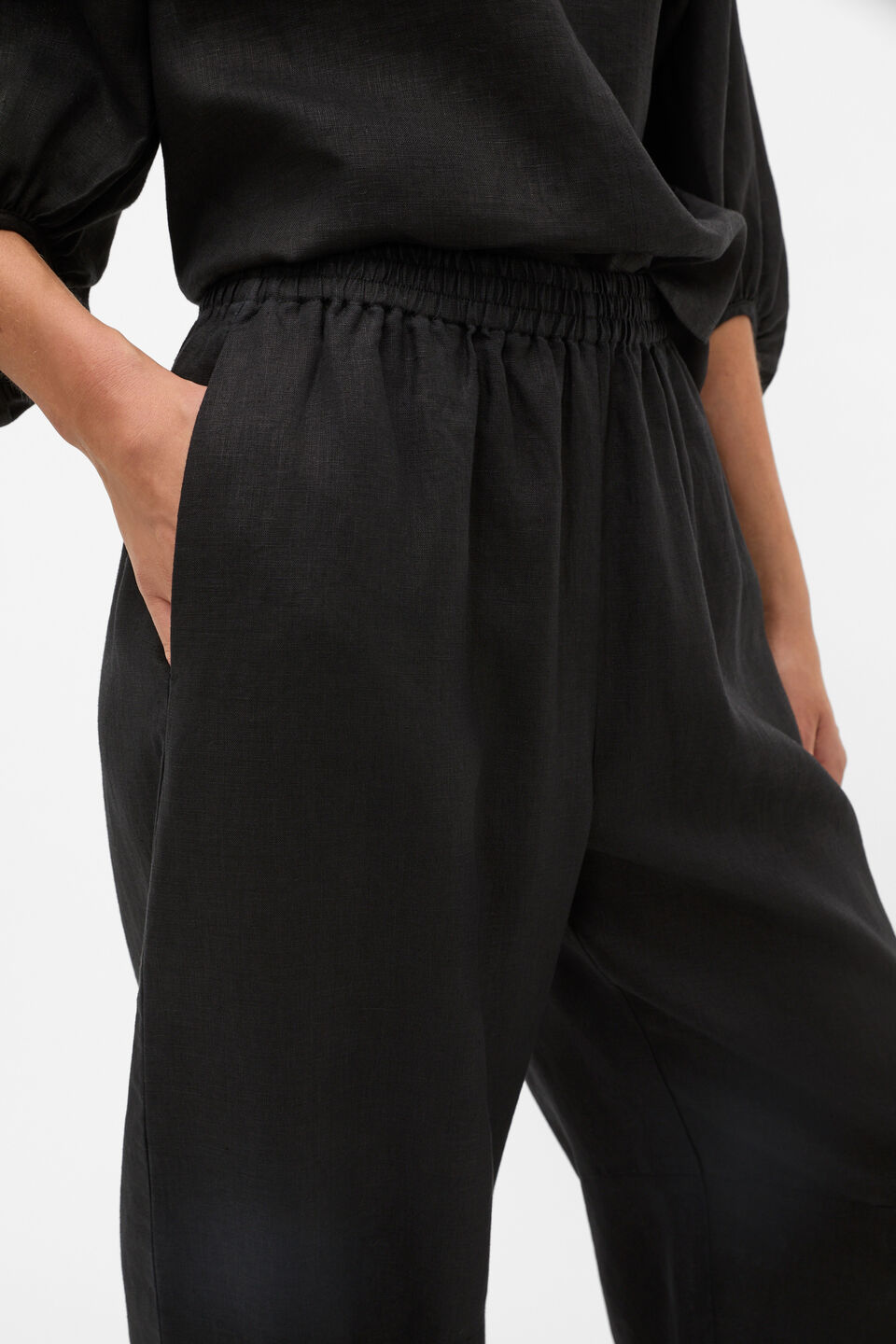 Core Linen Soft Barrel Leg Pant  Black