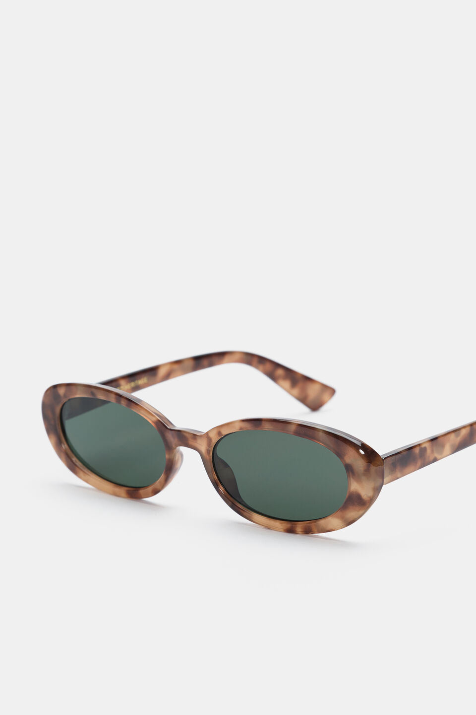 Sadie Oval Sunglasses  Caramel Tort