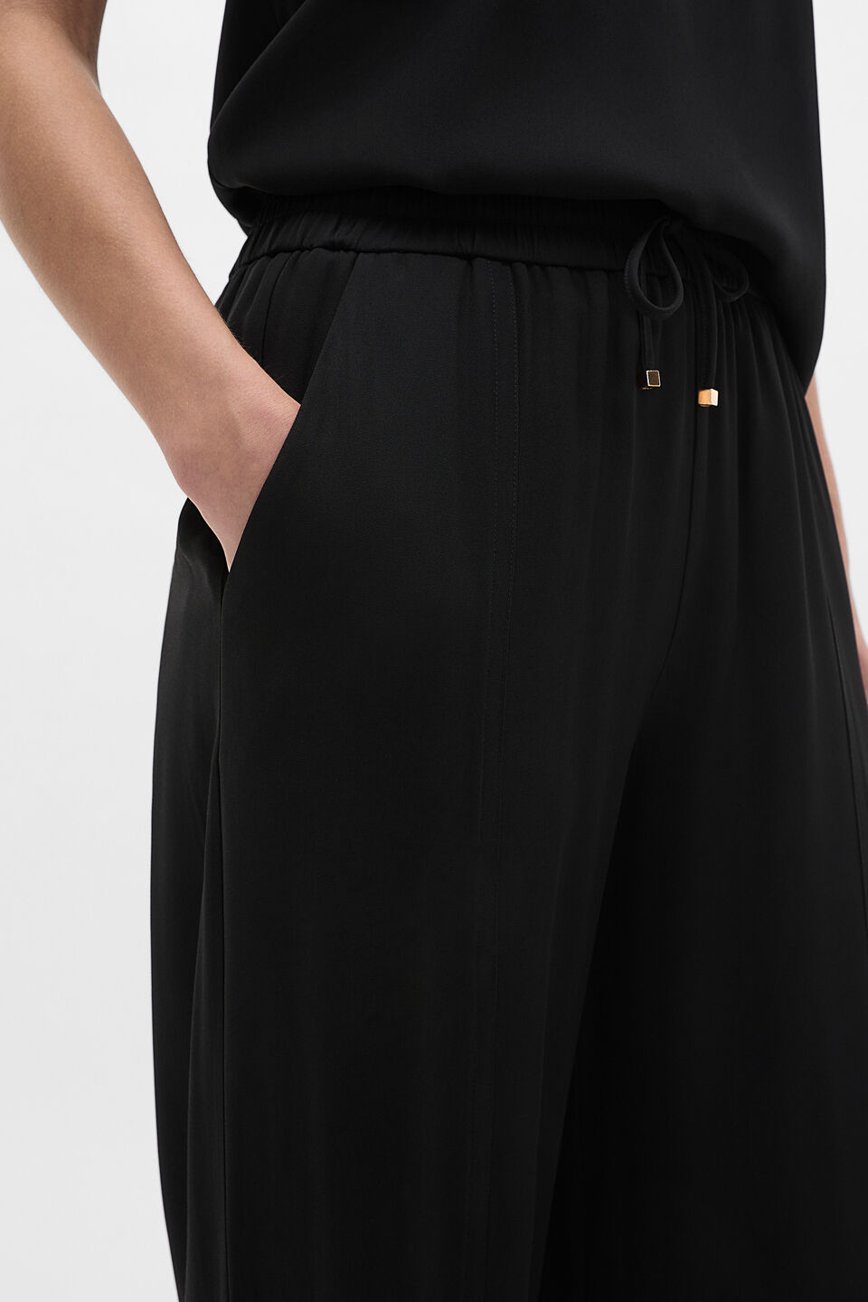 Satin Back Wide Leg Pant  Black