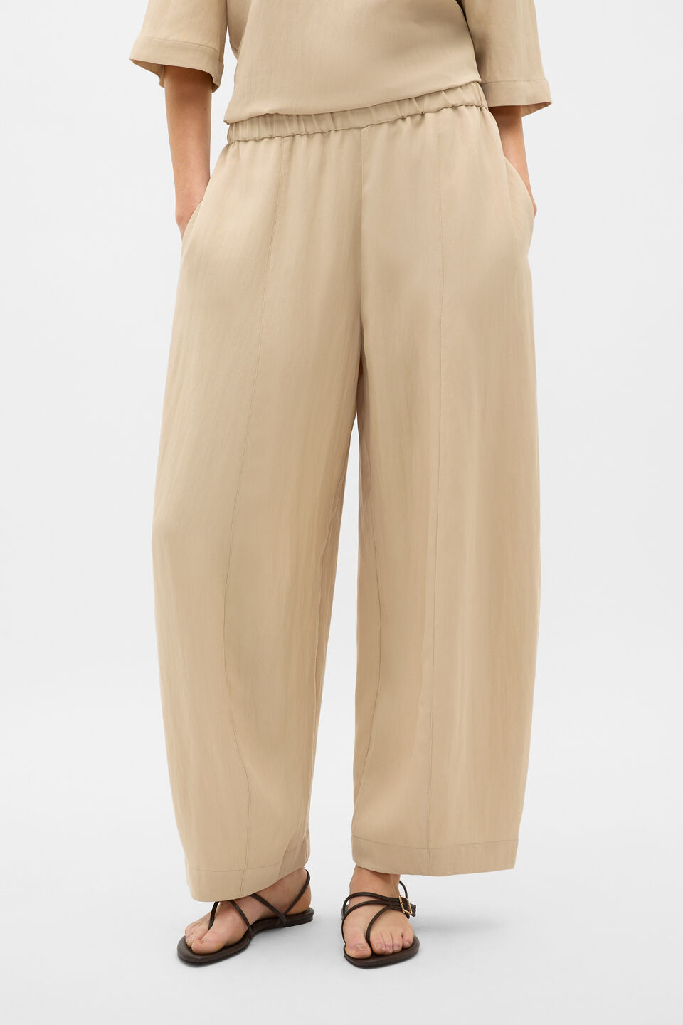 Textured Twill Balloon Pant  Warm Sand