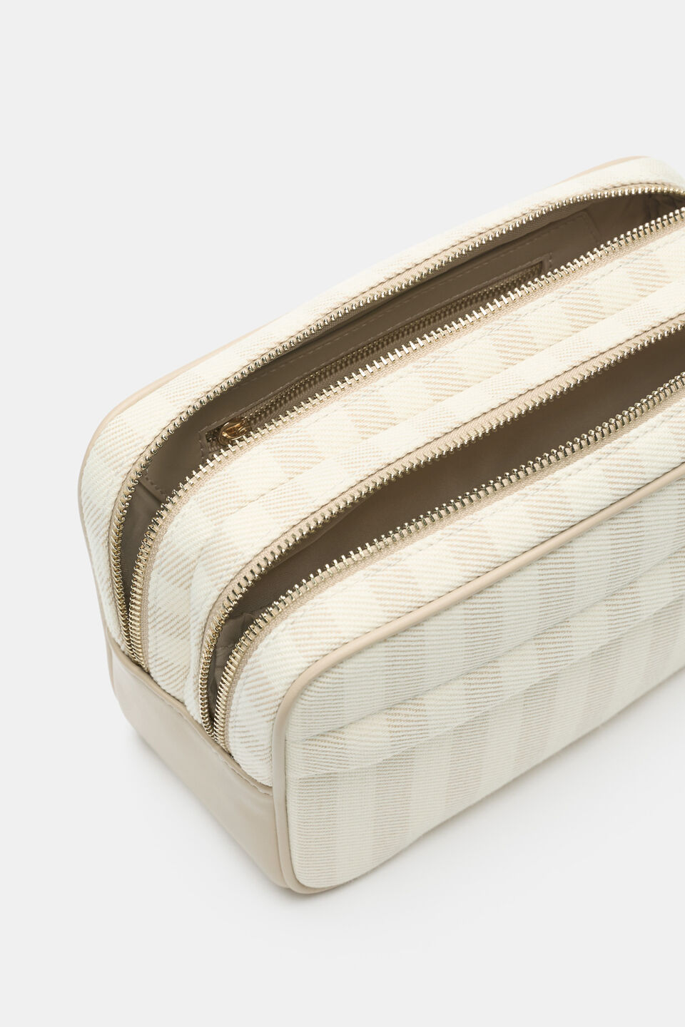 Initial Make Up Bag  C